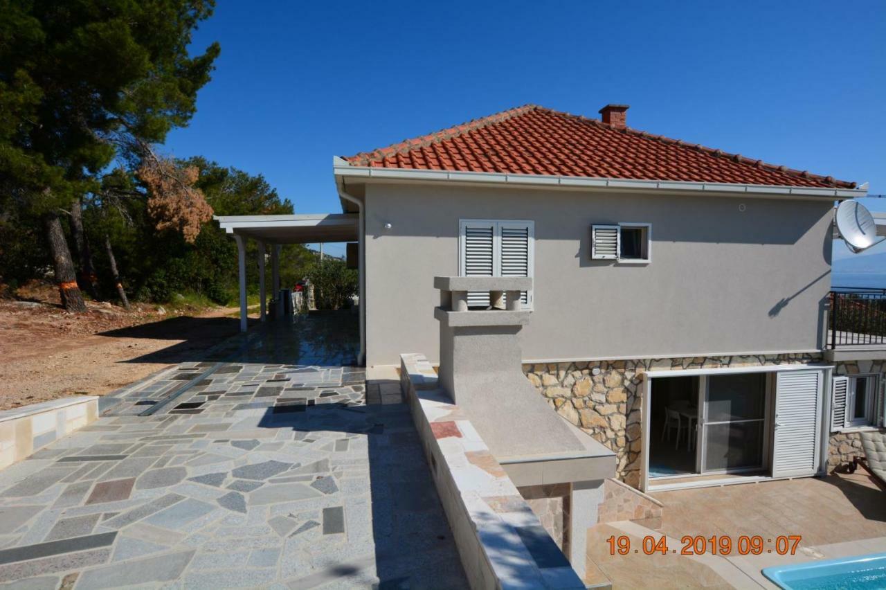 Sealodge - Luxe Villa, Private Pool, Mooring, Parking, Sea & Mountain View, At 150 M From Idyllic Private Beach Rogac Exterior photo