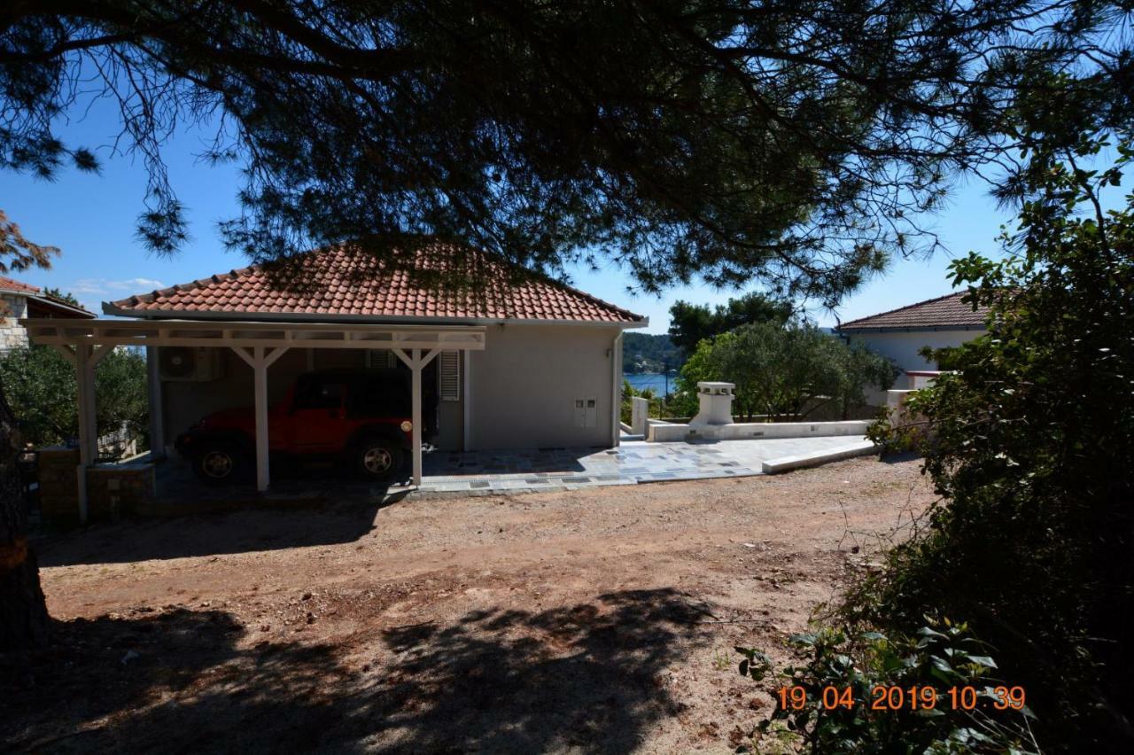 Sealodge - Luxe Villa, Private Pool, Mooring, Parking, Sea & Mountain View, At 150 M From Idyllic Private Beach Rogac Exterior photo