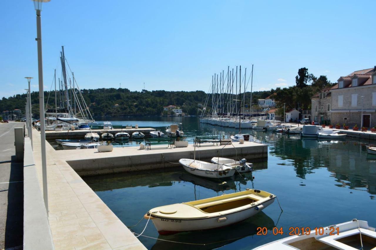 Sealodge - Luxe Villa, Private Pool, Mooring, Parking, Sea & Mountain View, At 150 M From Idyllic Private Beach Rogac Exterior photo
