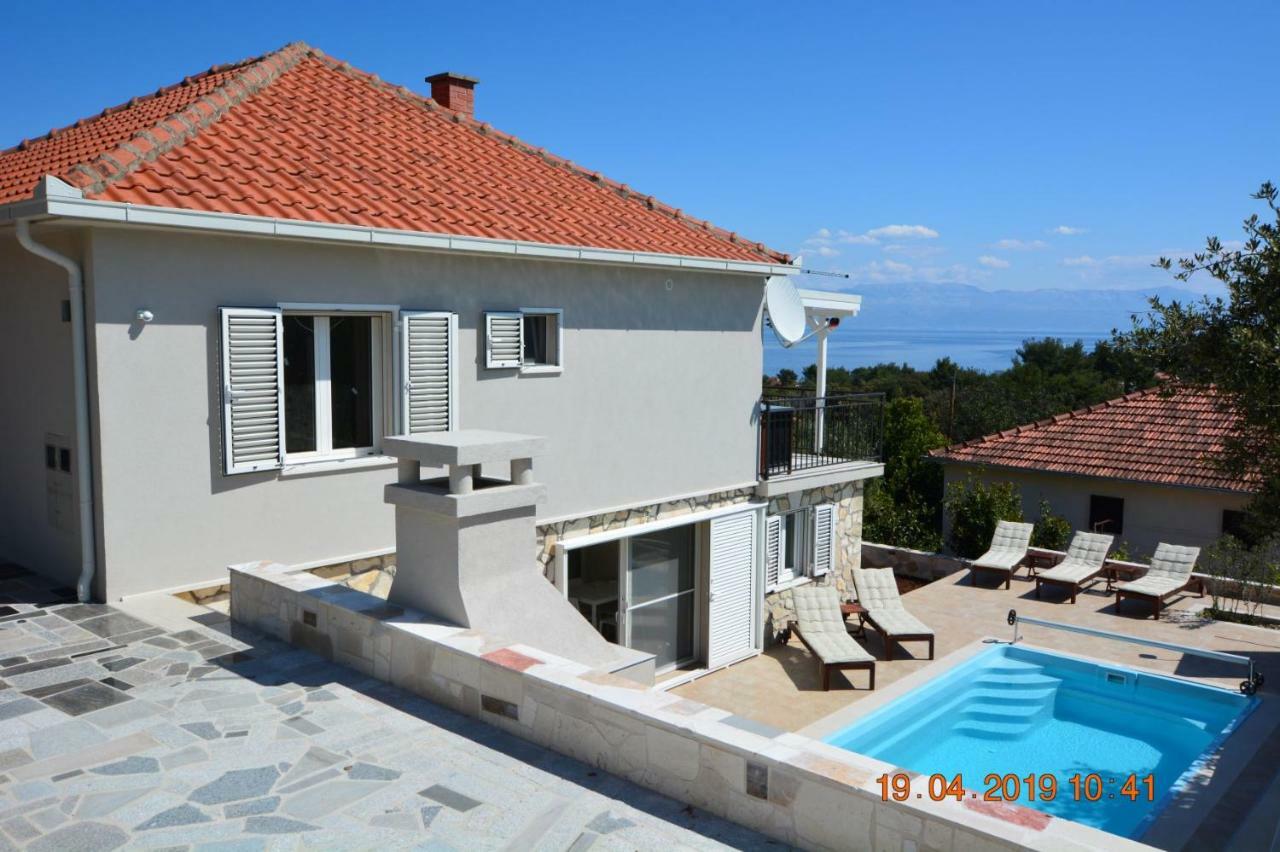 Sealodge - Luxe Villa, Private Pool, Mooring, Parking, Sea & Mountain View, At 150 M From Idyllic Private Beach Rogac Exterior photo