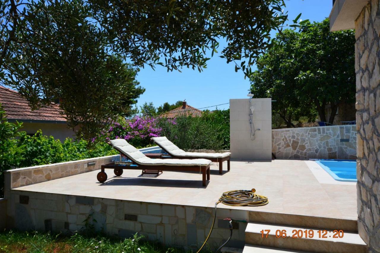 Sealodge - Luxe Villa, Private Pool, Mooring, Parking, Sea & Mountain View, At 150 M From Idyllic Private Beach Rogac Exterior photo